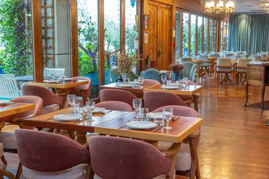 Hazev Restaurant Interior 19