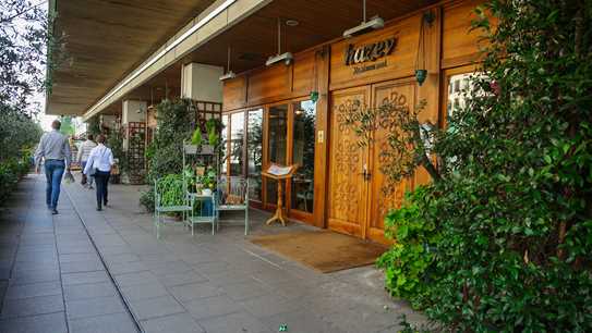 Hazev Restaurant Exterior 8